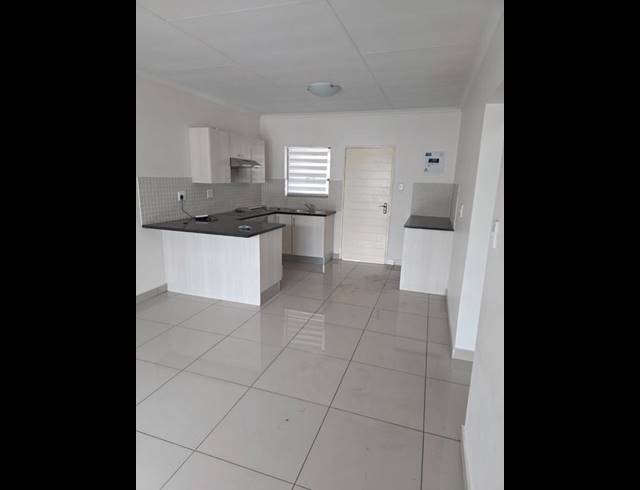 2 BEDROOM APARTMENT FOR SALE IN POMONA